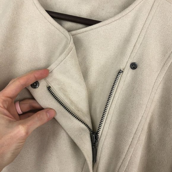 Apt. 9 Women's Size X-Large Beige Faux Suede Long Sleeve Asymmetrical Zip Jacket - Picture 3 of 11